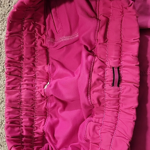 Lululemon Pink Shorts With Pockets - Picture 5 of 5